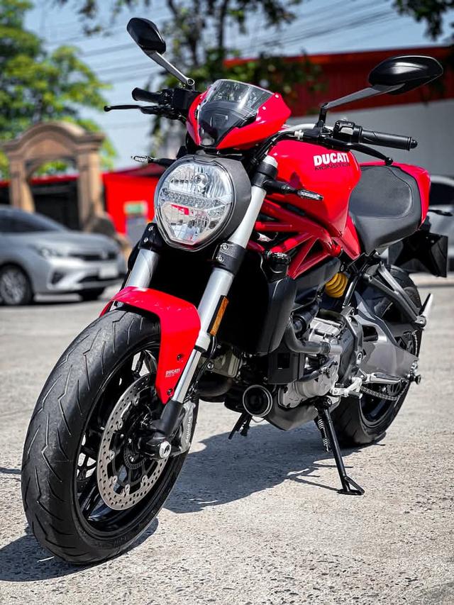 Ducati Monster 821 สีแดง 8