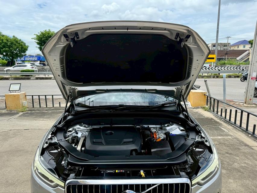 2019 VOLVO XC60 T8 Inscription Hybrid Plug in 9