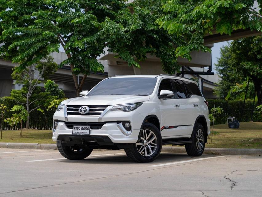 ขาย Toyota Fortuner 2.4V ปี17