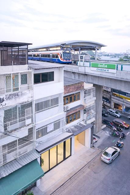 เหมาะลงทุน Hostel Airbnb รัชดา ใกล้ MRTโชคชัย4 299ม. อาคาร 4ชั้น 6–8นอน 6น้ำ 20 ตร.ว.252 ตร.ม. 6