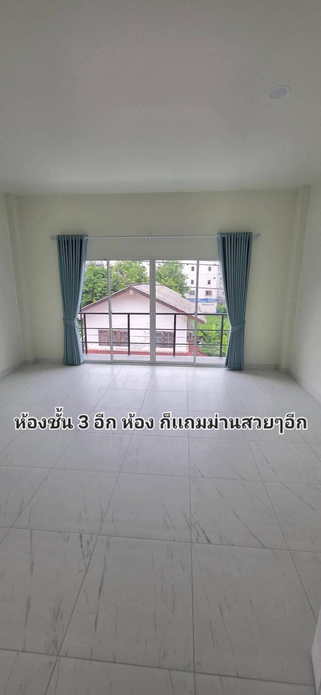 รีโนเวทใหม่ทั้งหลัง! ทาวน์โฮม 3 ชั้น 4 ห้องนอน ใกล้ MRT สายสีชมพู พร้อมเข้าอยู่ 2