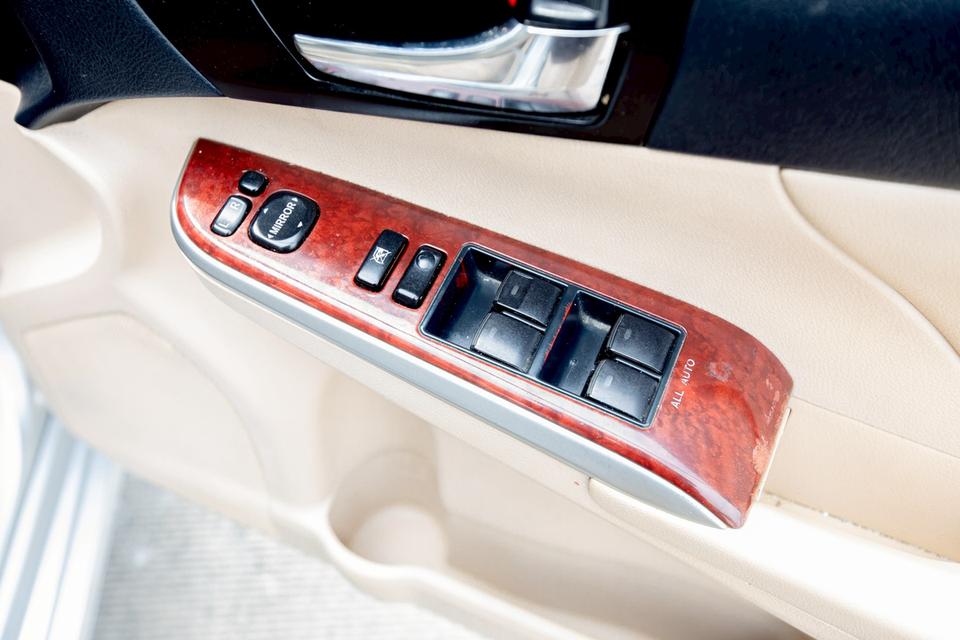 Toyota Camry 2.0G ปี 2014 สีบรอน  19