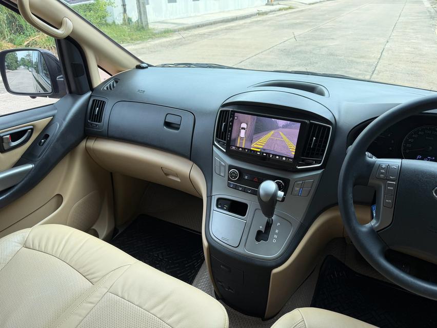2017 HYUNDAI H1, ELITE โฉม MMC (สีดำ รูปที่ 12