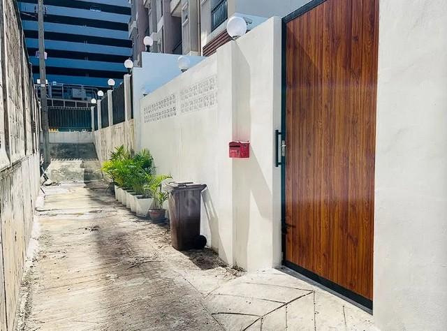 P592 ให้เช่าบ้านสร้างใหม่ ซอยสาทร 17 เจริญราษฎร์ 1 แยก 1 จอดจักรยานยนต์ได้(รถยนต์เข้าไม่ได้นะคะ) ใกล้ BTS สุรศักดิ์ เหมาะทำคาเฟ่ลับบบ บาร์ลับ ออฟฟิศ 15