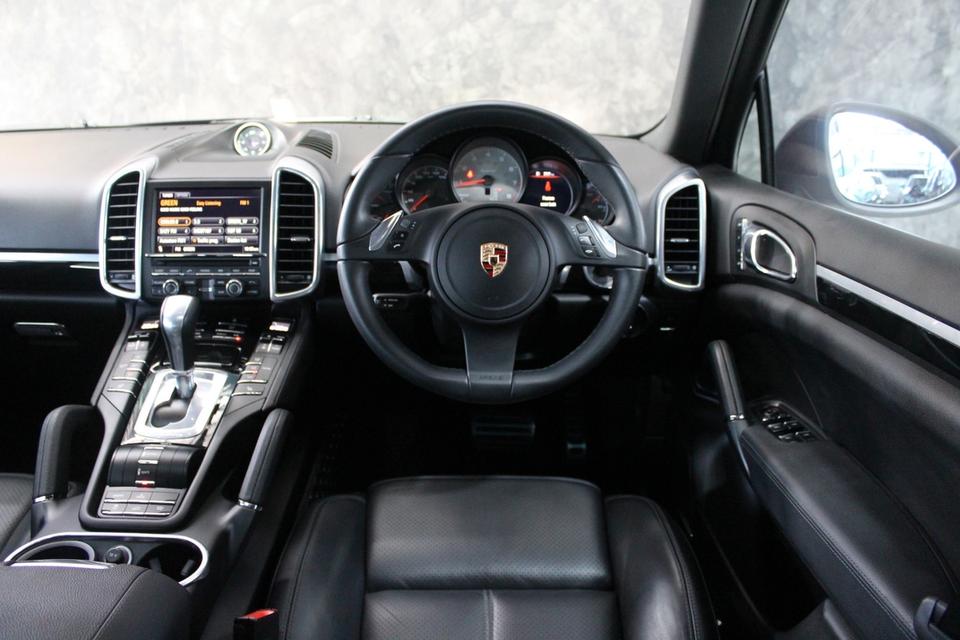 รหัสรถ JRS938 เข้าใหม่สวยจัด กับ Porsche Cayenne Hybrid 2013  12