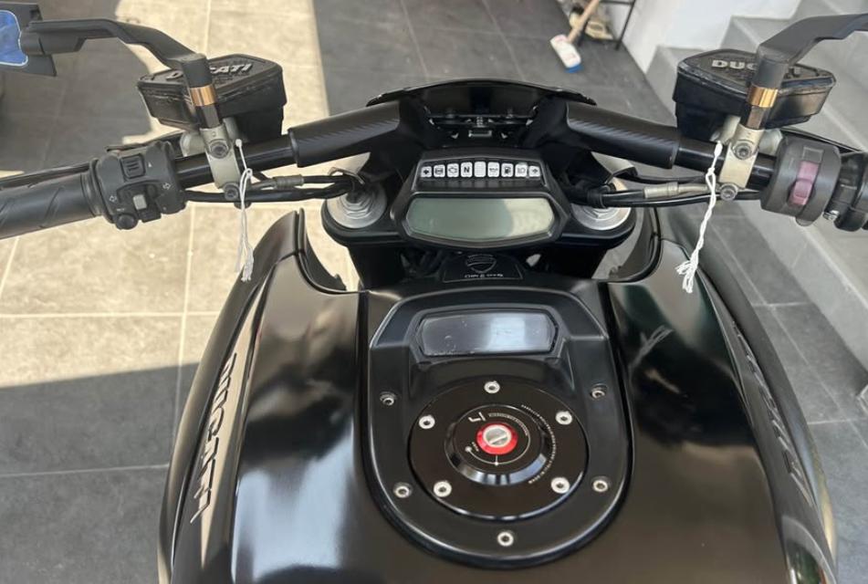 2013 Ducati Diavel 7