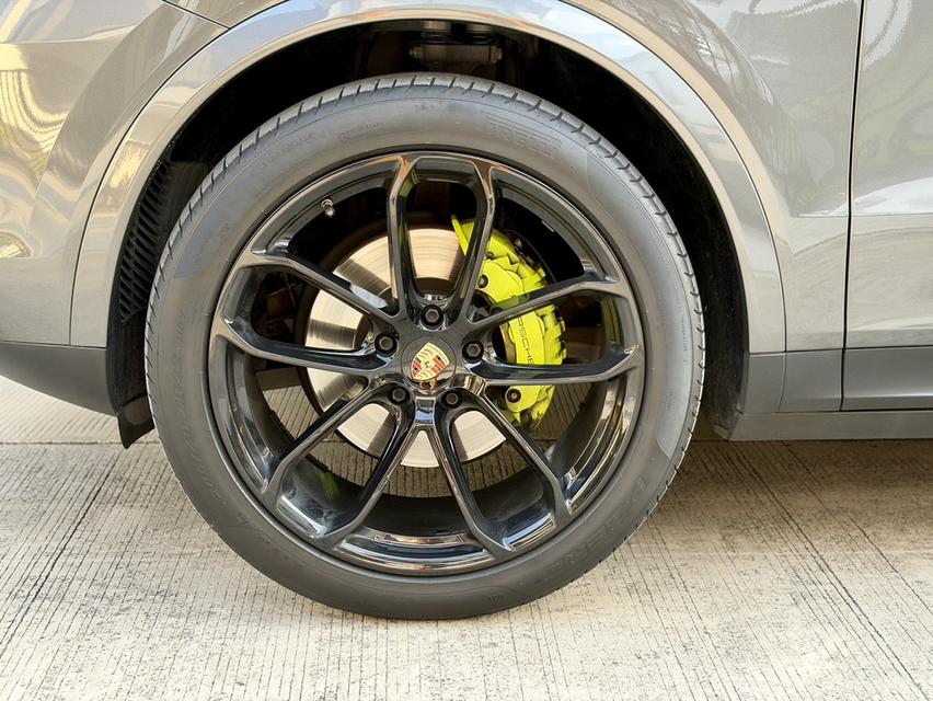 Porsche Cayenne E-Hybrid 2021 สีเทาภายในดำ จัดไฟแนนซ์ได้เต็ม รถศูนย์ AAS หล่อมากๆ รูปที่ 5
