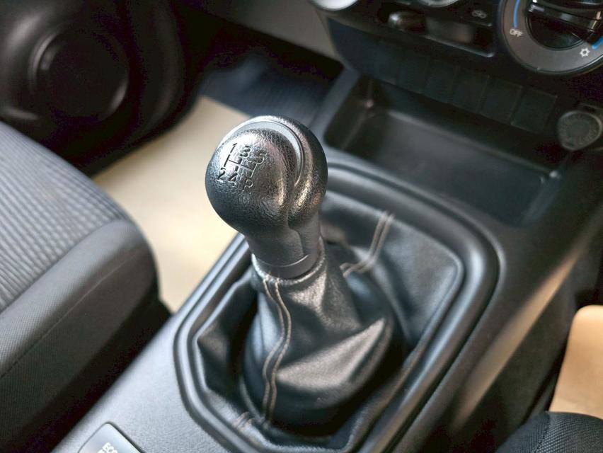 Toyota Revo ตอนเดียว 2.8 J PLUS ปี 2020 พร้อมหลังคาอลูมิเนียมตู้ทึบ 6