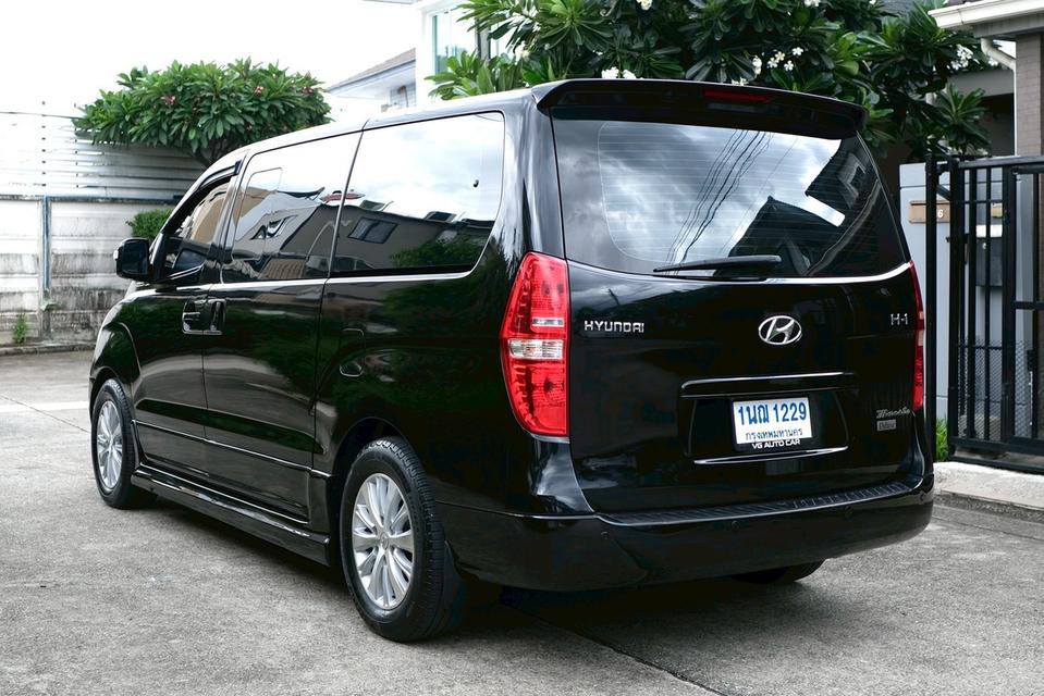 Hyundai H-1 2.5 Deluxe ปี2011 สีดำ ออโต้ ดีเซล ไมล์ 1xx,xxx km. 10