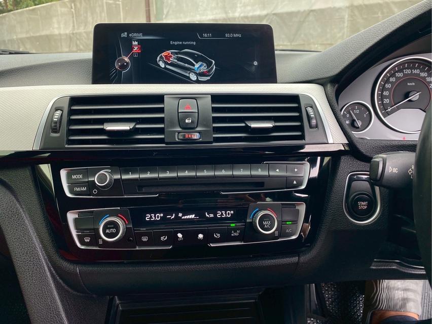 รหัสรถ PBG9999 BMW 330e M Sport Plug-in Hybrid ปี 2016 สีขาว 15