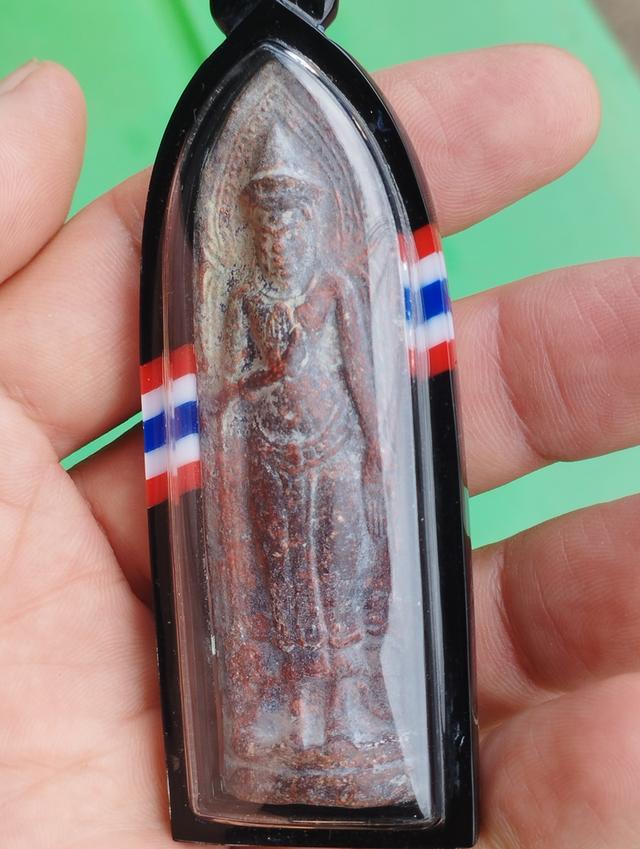 พระร่วงหลังรางปืนเนิ้อสนิมแดง
