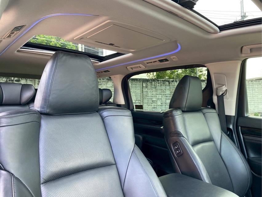 รหัสรถ PBG9999 Toyota Vellfire 2.5 ZG  ปี 2015 13