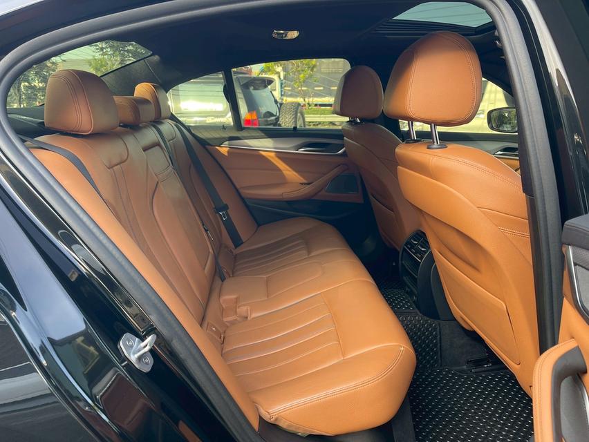 รหัสรถ KPV5632 2019 BMW 530e M-Sport 16