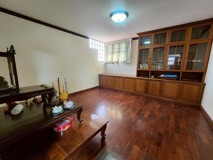 บ้านเดี่ยวหลังใหญ่พร้อมอยู่ บนเนื้อที่ดินกว้าง ทำเลดี เดินทางสะดวก ใกล้รถไฟฟ้า ใกล้ทางด่วน น้ำไม่ท่วม 6
