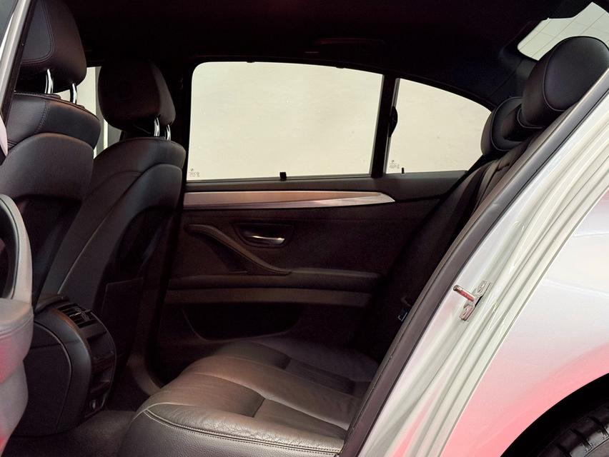 2015 BMW 525D MSPORT LCI รถมือเดียวออกป้ายแดง รถวิ่งน้อย เข้าศูนย์ทุกระยะ รถไม่เคยมีอุบัติเหตุครับ รูปที่ 14