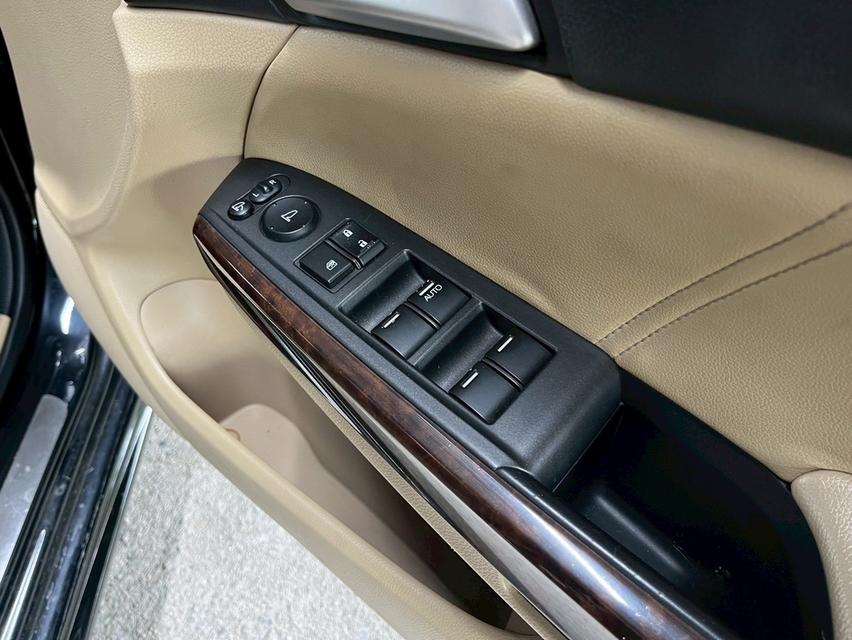 รหัสรถ WMT53 Honda Accord 2.4 EL Navi ปี 2010 9