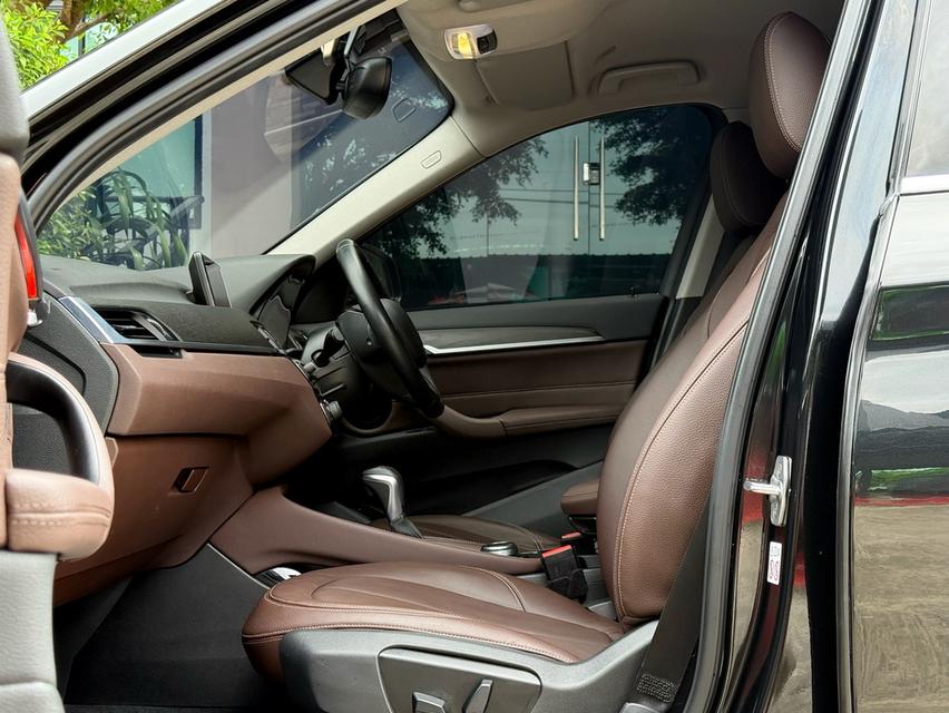 2018 BMW X1 F48 18D รถมือเดียวสภาพป้ายแดง รถวิ่งน้อยเพียง 63,000 กม เข้าศูนย์ตรงระยะ ไม่เคยมีอุบัติเหตุครับ 13