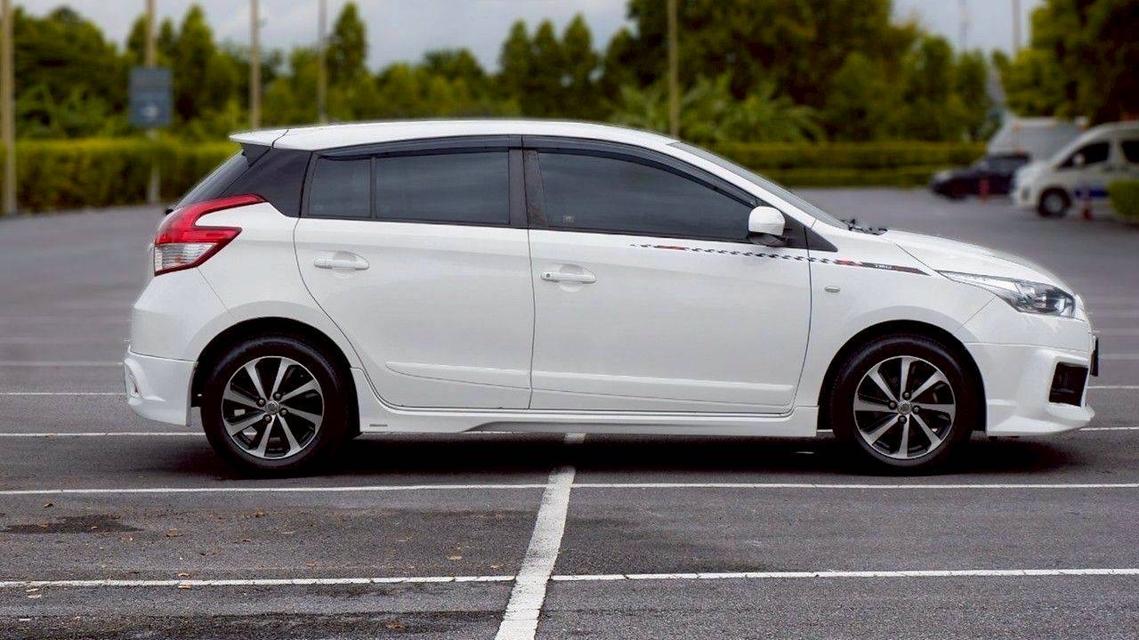 รหัสรถ QT5976 Toyota Yaris 1.2 TRD เกียร์ออโต้ สีขาว ปี 2015 5