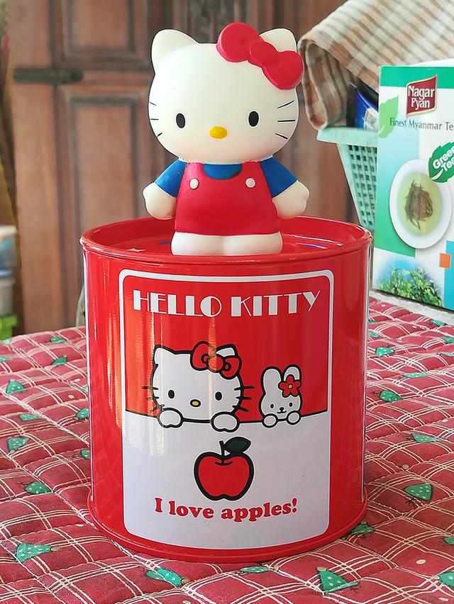 กระป๋องเหล็ก Hello Kitty 1