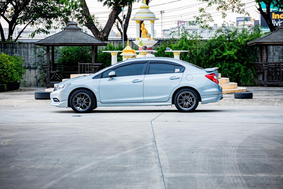 #HONDA #CIVIC FB 1.8 S ปี 2013เกียร์ออโต้ | สีฟ้า | มือเดียวป้ายแดง✨ รถสวย คลีน เดิมๆ สภาพดีมาก✅ มือเดียวป้ายแดง✅ ไม่เคยชน | ไม่เคยติดแก๊ส✅ ไมล์แท้ รูปย่อยที่ 4