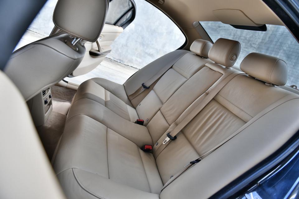 2010 แท้ BMW 320i SE LCI V-Shape E90 ทะเบียนคืน"🎊 รูปที่ 14