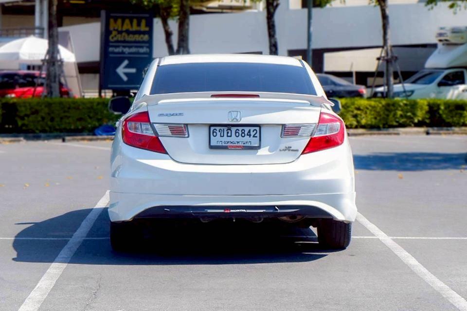 รหัสรถ QT6842 Honda Civic FB 1.8 S เกียร์ Auto สีขาว ปี2013 9
