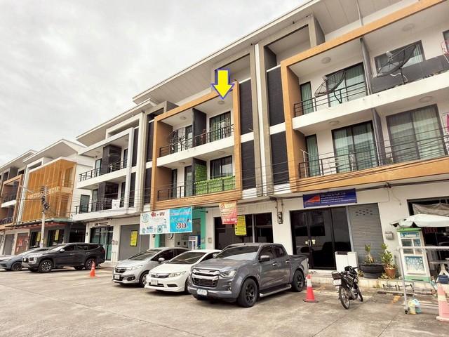 ขายอาคารพาณิชย์ (พร้อมผู้เช่า) ในโครงการดีคอมเพล็กซ์ ศรีราชา-นิคมปิ่นทอง1 ต.หนองขาม อ.ศรีราชา จ.ชลบุรี 1