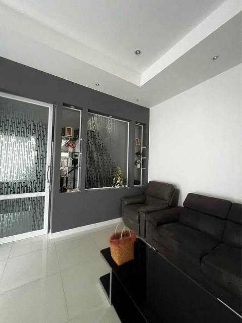 ให้เช่าทาวน์โฮม หมู่บ้าน ศิรินโฮม ซอยลาดพร้าว101 หลังมุม Sirin Home Latphrao เดินทางสะดวก 10