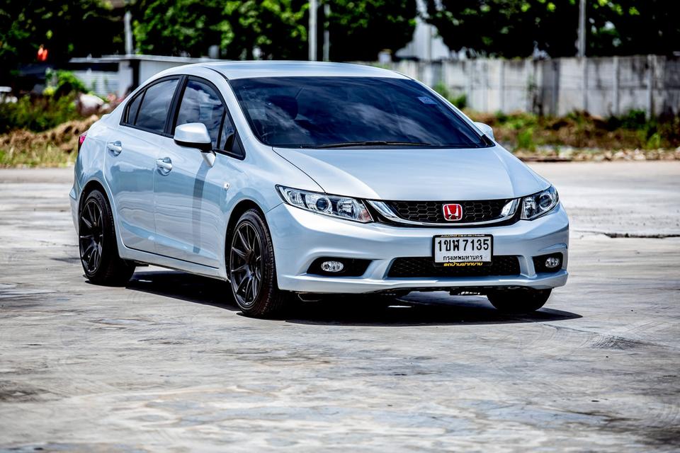 Honda Civic Fb 1.8S ปี 2012 เกียร์ออโต้ สีฟ้า