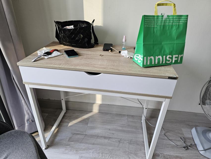 ขายเตียง Ikea 3 ฟุต, โต๊ะ, และราวแขวนผ้า มือสอง 4
