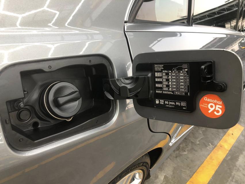 Benz w212 E200cgi AMG 9