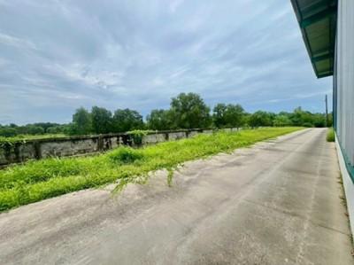 ให้เช่าโกดังเมืองระยอง ให้เช่าโกดัง ขนาด 990 ตรม. เนื้อที่ดิน 3 ไร่ 2 งาน (ล้อมรั้วรอบขอบชิด สามารถขอใบอนุญาต รง.4 ได้ 2