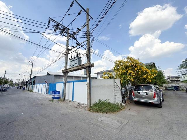 ถ.เอกชัย81-87 ใกล้ Big C บางบอน 900 ม. และ ตลาดปิ่นทอง 1 กม. เดินทางสะดวกเชื่อมต่อพระราม 2 กัลปพฤกษ์ 300 ตร.ว. 800 ตร.ม. 8