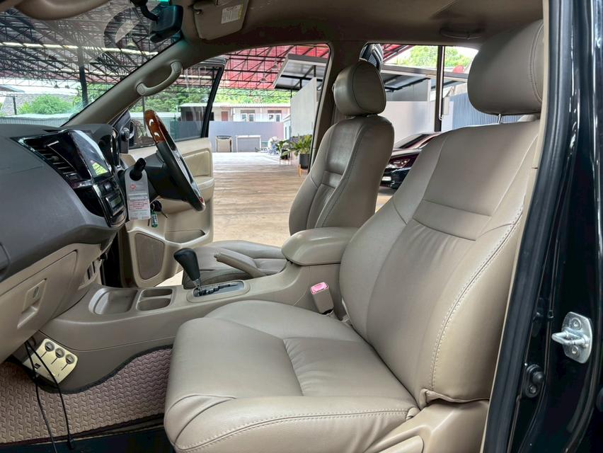 TOYOTA FORTUNER 2.7 V ปี2011 17