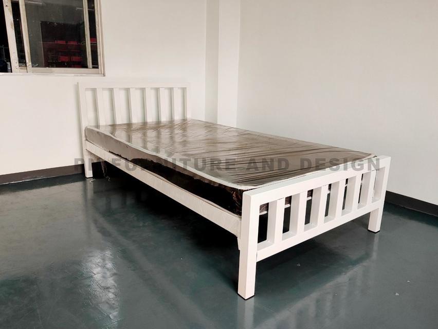 เตียงเดี่ยวเหล็กเหลี่ยมแข็งแรงทนทานขนาด 3 ฟุตและ 3.5 ฟุต ของใหม่จากโรงงานมีทั้งสีขาวและสีดำ ของใหม่จากโรงงานมีทั้งสีขาวและสีดำ ราคา 1900 บ.089-1416374