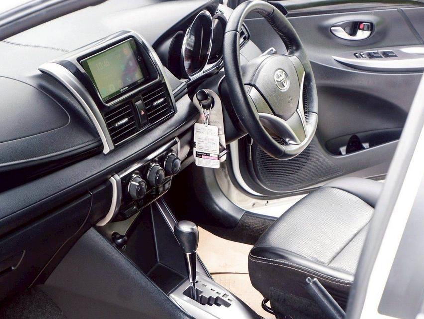 Toyota Yaris 1.2 TRD เกียร์ออโต้ สีขาว ปี 2015 14