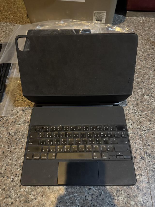 มาอีกแล้วที่ถามหากันขาย Magic KeyBoard iPadPro12.9 ของแท้ ( ตัวใหม่แล้ว2กล้องมือ1สูนขาย12490 บาท ) สภาพไร้รอยตกใดๆคับใช้งานดีทุกๆฟังชั่น ขายราคา 5990 2