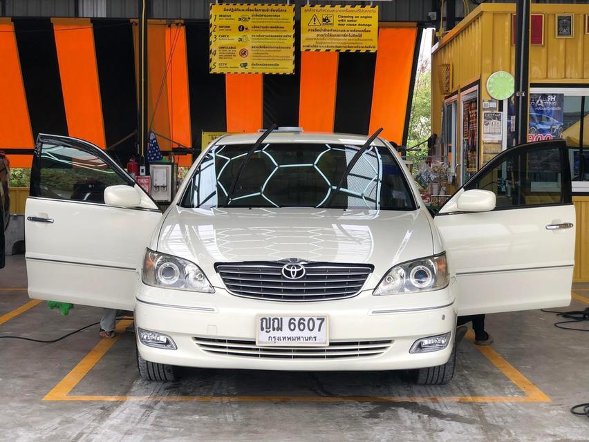 Camry 2.4Q ท็อปสุด “ตัวพิเศษฉลอง40 ปี ”