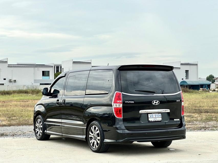 2016 Hyundai h1 6