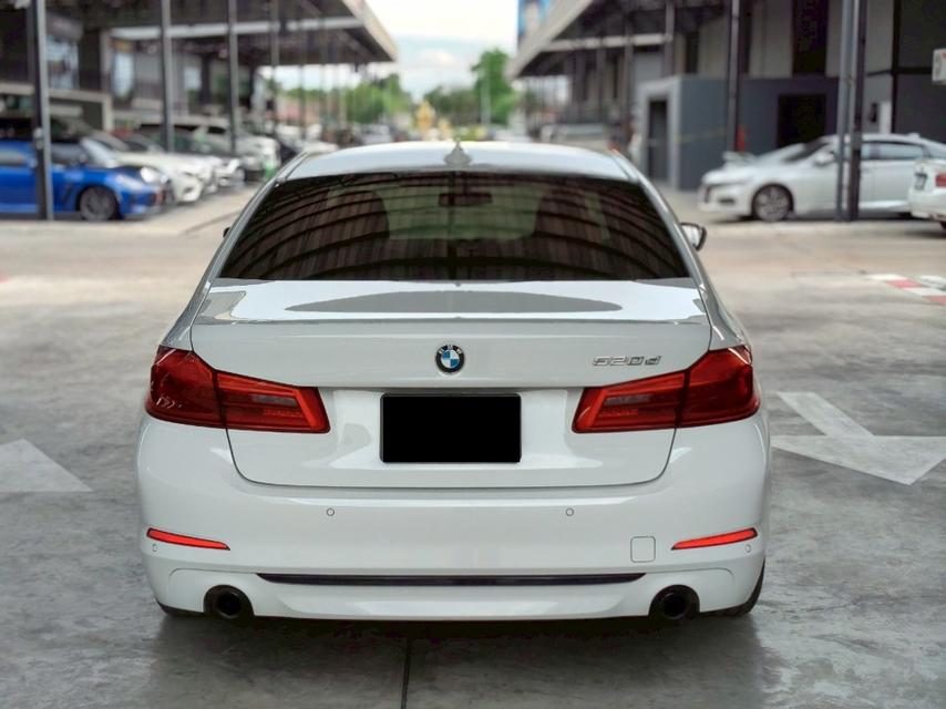 รถเข้าใหม่! BMW 520d Sport Line (G30) ปี 2018 สีขาว ดีเซลล้วน