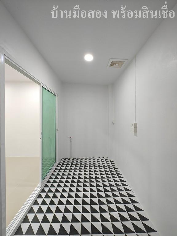 หมู่บ้านอยู่เจริญ 4 คลอง 4 4