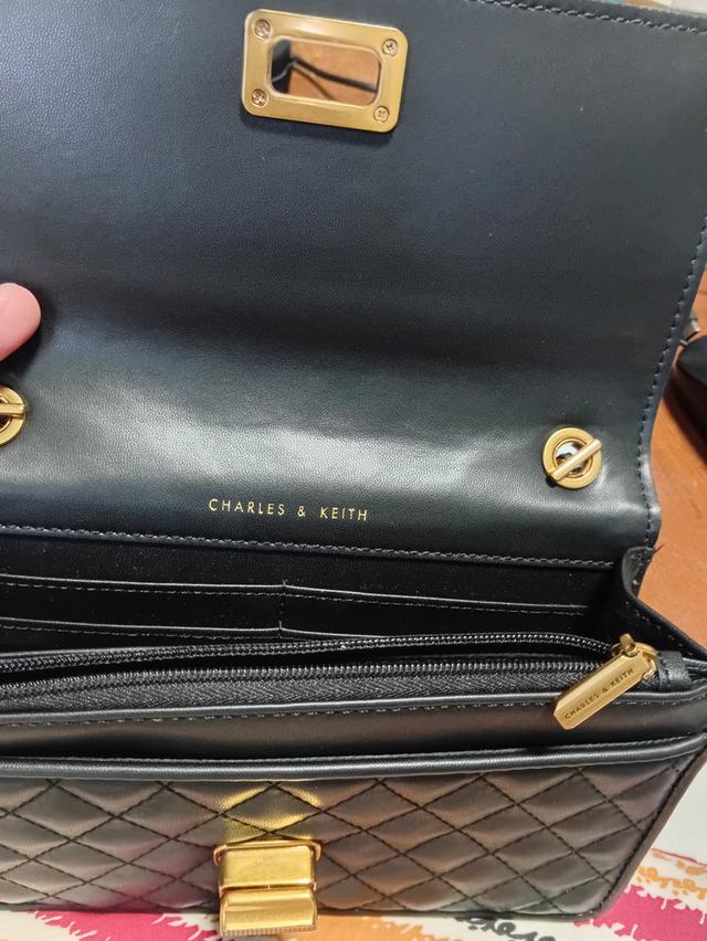 กระเป๋า cross body สายสะพาย Charles & Keith สีดำ