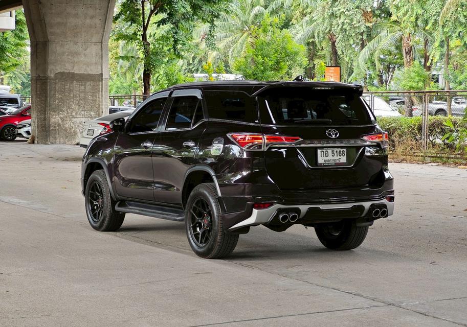 Toyota Fortuner 2.4 V ปี 2016