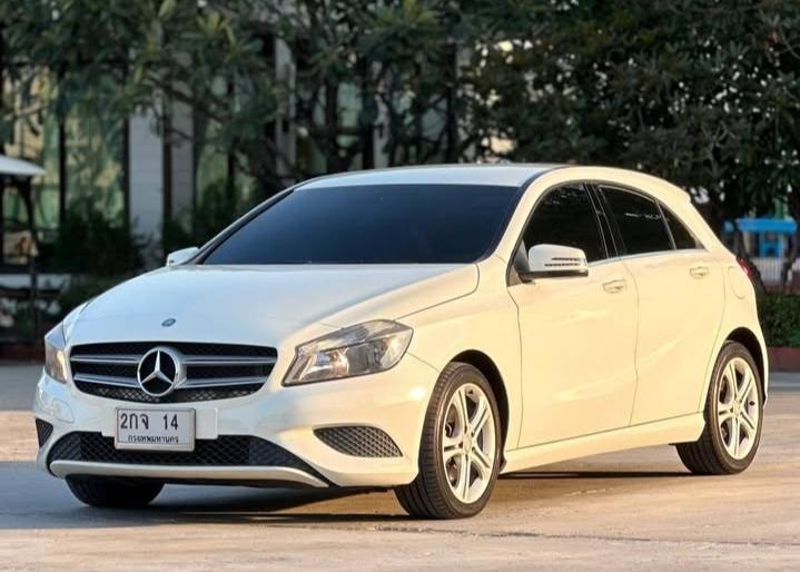 Mercedes-Benz A-Class สีขาว 2