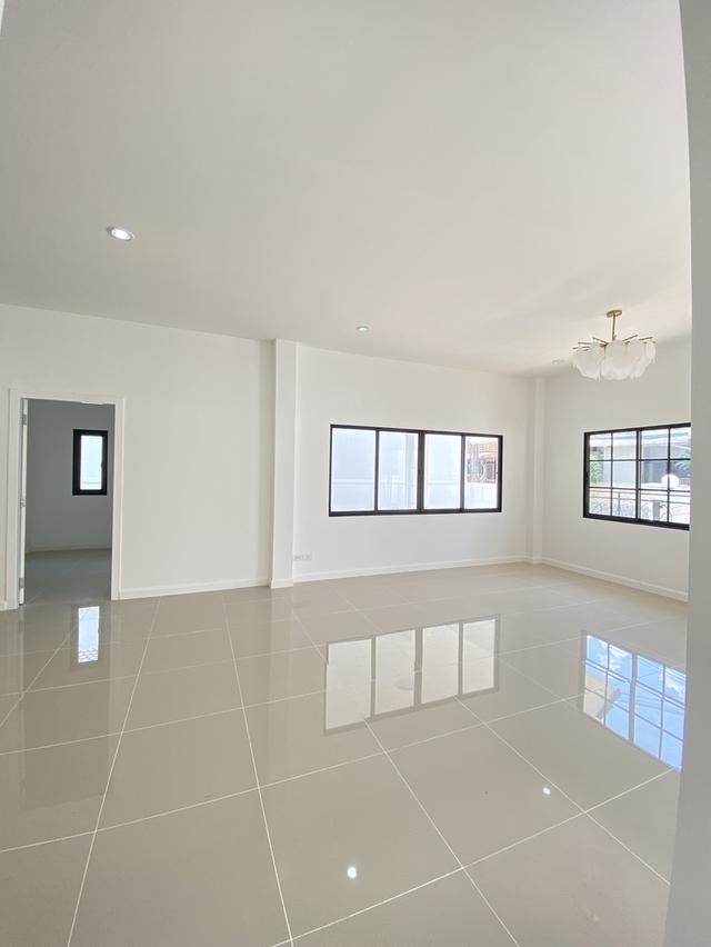 บ้านเดี่ยวรีโนเวทใหม่ บ้านหลังใหญ่  ขนาด 56.20 ตรว. 3 ห้องนอน 2 ห้องน้ำ 1ที่จอดรถ  ข้างบ้านสามารถทำสระว่ายน้ำได้ ขายเพียง4.79ลบ. ลด22 แสนบาททันที 3