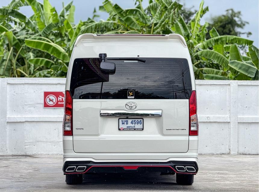 รหัสรถ WRT4596 2023 TOYOTA COMMUTER, 2.8 AT 6