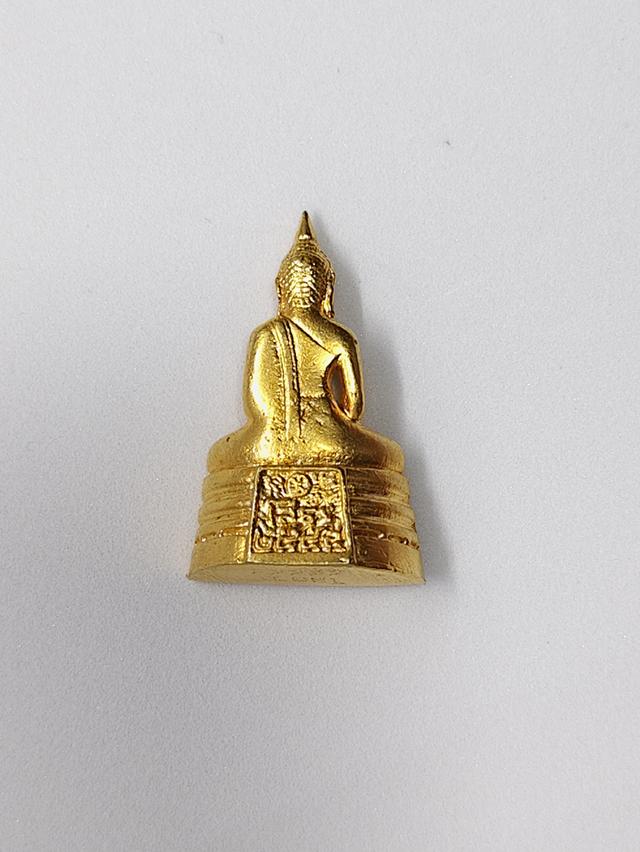 พระพุทธโสธรเล็ก รุ่นสร้างพระอุโบสถ วัดโสธรวราราม จ.ฉะเชิงเทรา ปี 2545 (เนื้อกะไหล่ทอง) รูปที่ 3