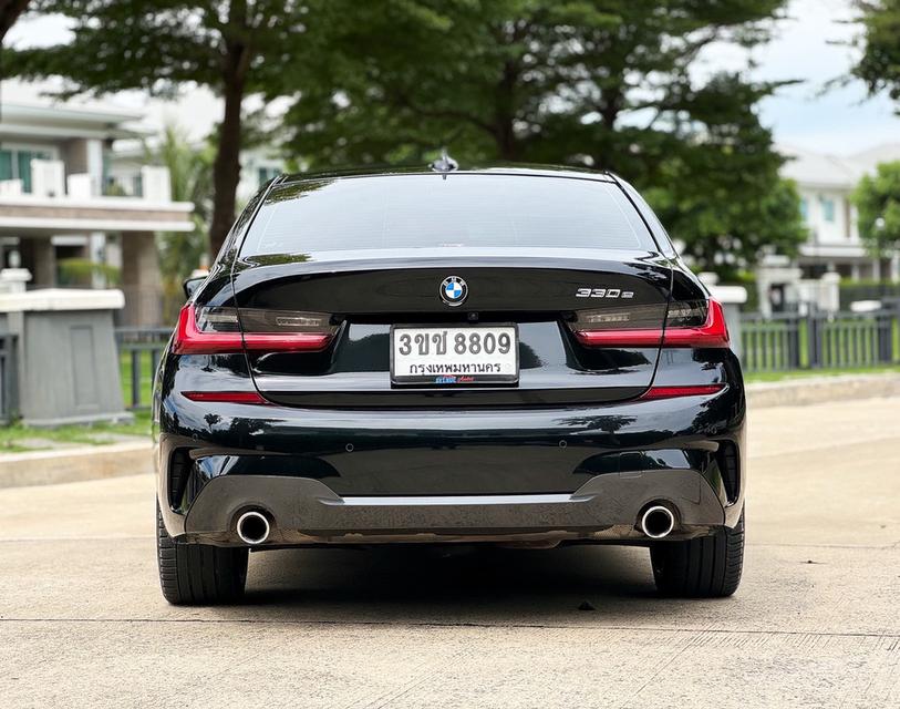 ขาย BMW 330e M-sport G20 2022 สีดำ ราคาถูก มี BSI วารันตีเหลือ รูปที่ 5