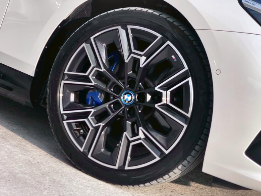 BMW i5 edrive 40 Msport ปี23 18