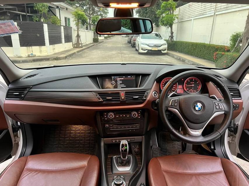รูป BMW X 1  2.0D ดีเซล I Drive navi Lci  ปี 14 Topสุด สีขาว (เกียร์ไฟฟ้า)   6